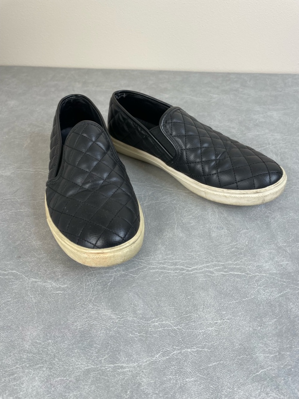 Steve Madden Ecentrcq Black Quilted Slip-on Sneakers
